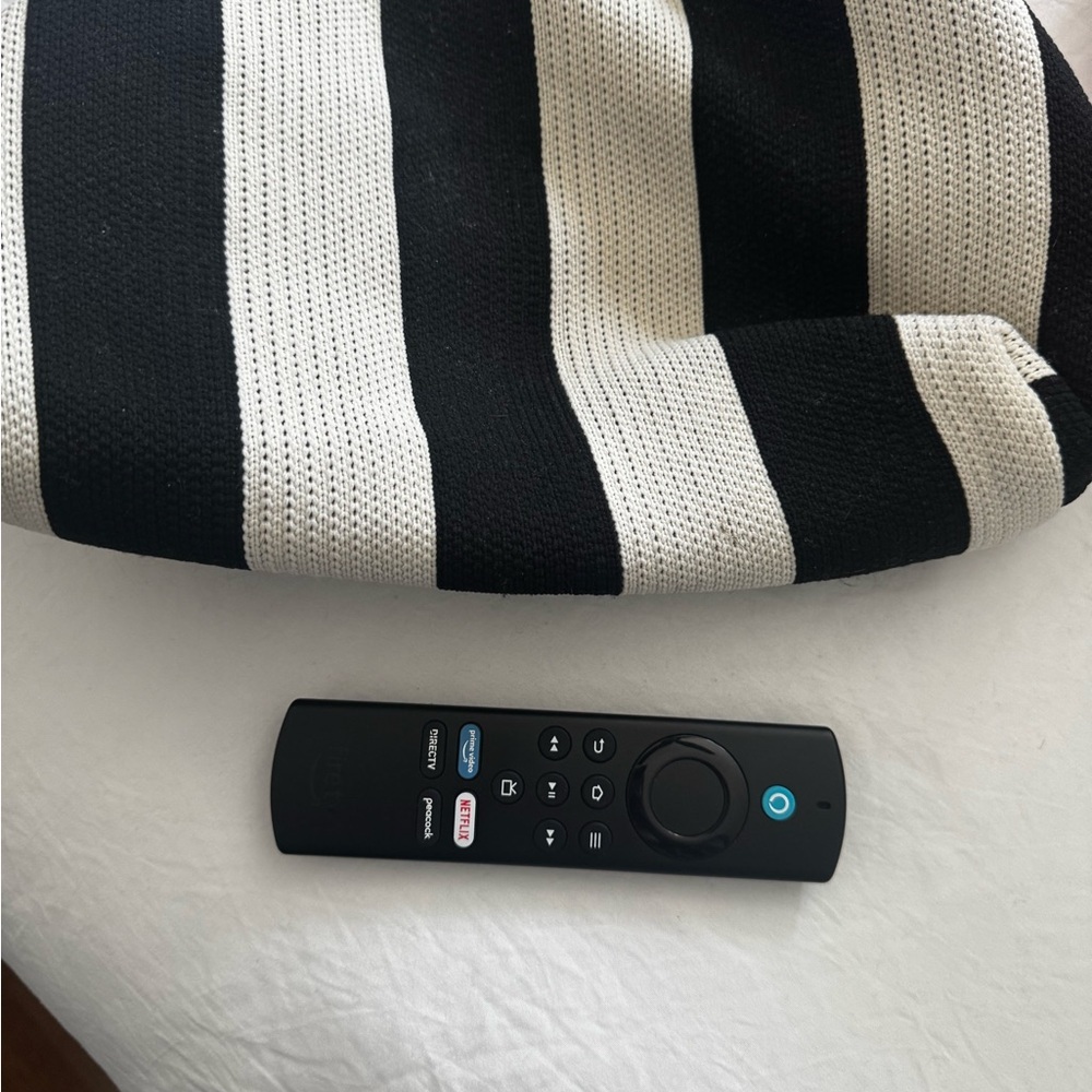 Black and White Striped Clutch - Picture 3 of 5